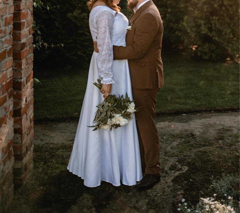 Suknia ślubna długi rękaw ze zdobioną górą szyta na miarę