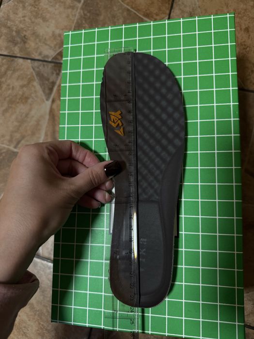 Жіночі анатомічні кеди