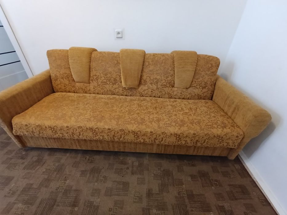 Диван розкладний б у