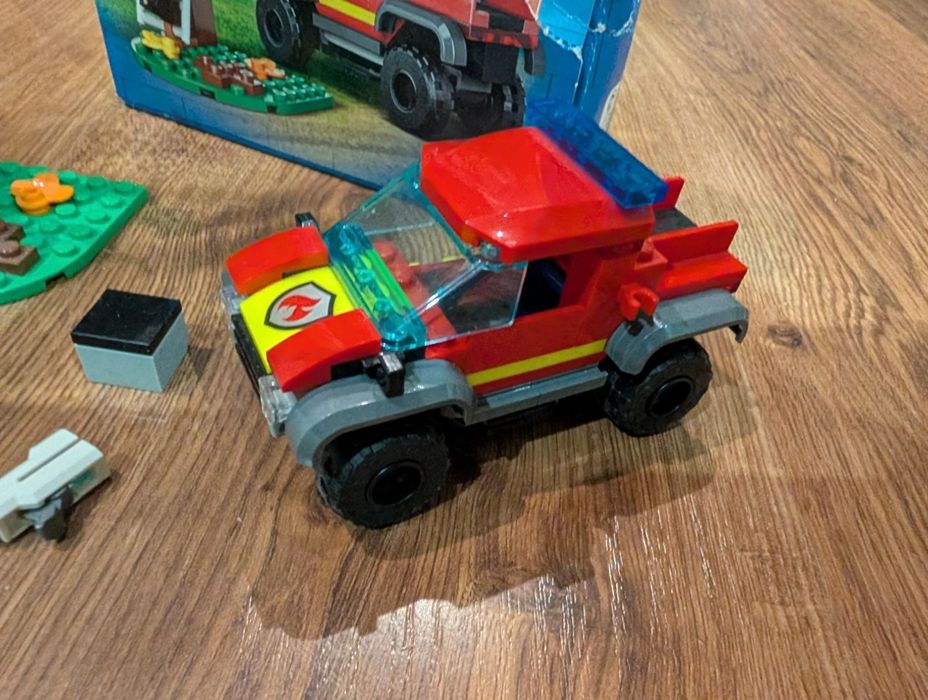 Lego 60393 CITY Wóz strażacki 4x4 misja ratunkowa