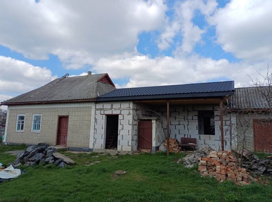 Продам житловий будинок
Будинок та земельна ділянка за адресою с-ще Г