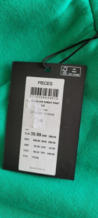 Nowe spodnie dresowe marki Pieces