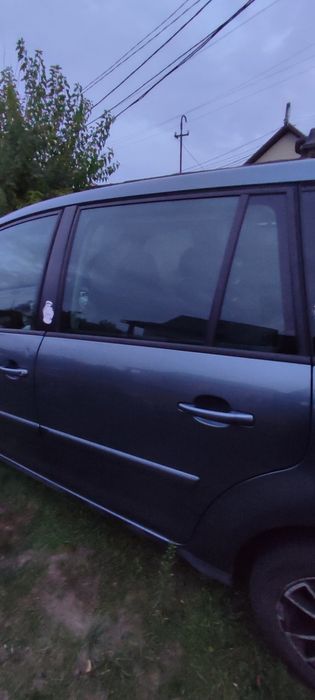 Разбираю citroen c4 picasso 2,0hdi 2007г