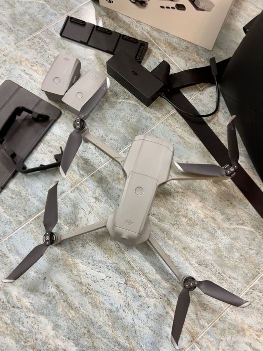 Vendo Drone DJI Air 2 Fly More Combo