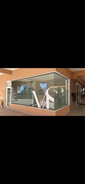 Alugo mesa de manicure