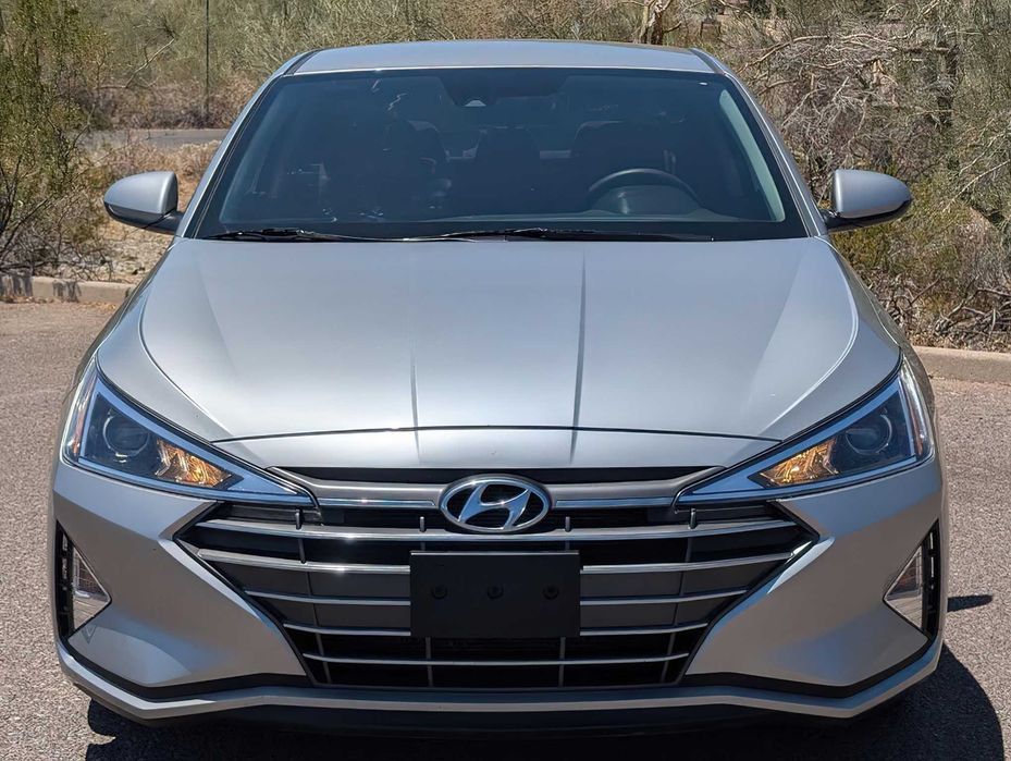 Hyundai Elantra      2020