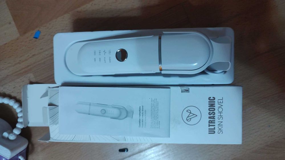 urządzenie do peelingu kawitacyjnego typu "Ultrasonic Skin Shovel".