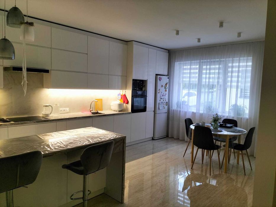 котедж з ремонтом біля Львова в Лапаївці