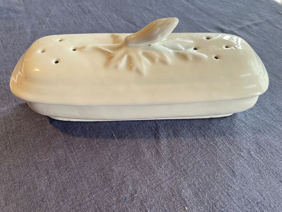 Antiga caixa em porcelana