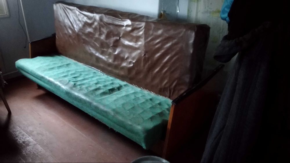 Продається диван розкладний.