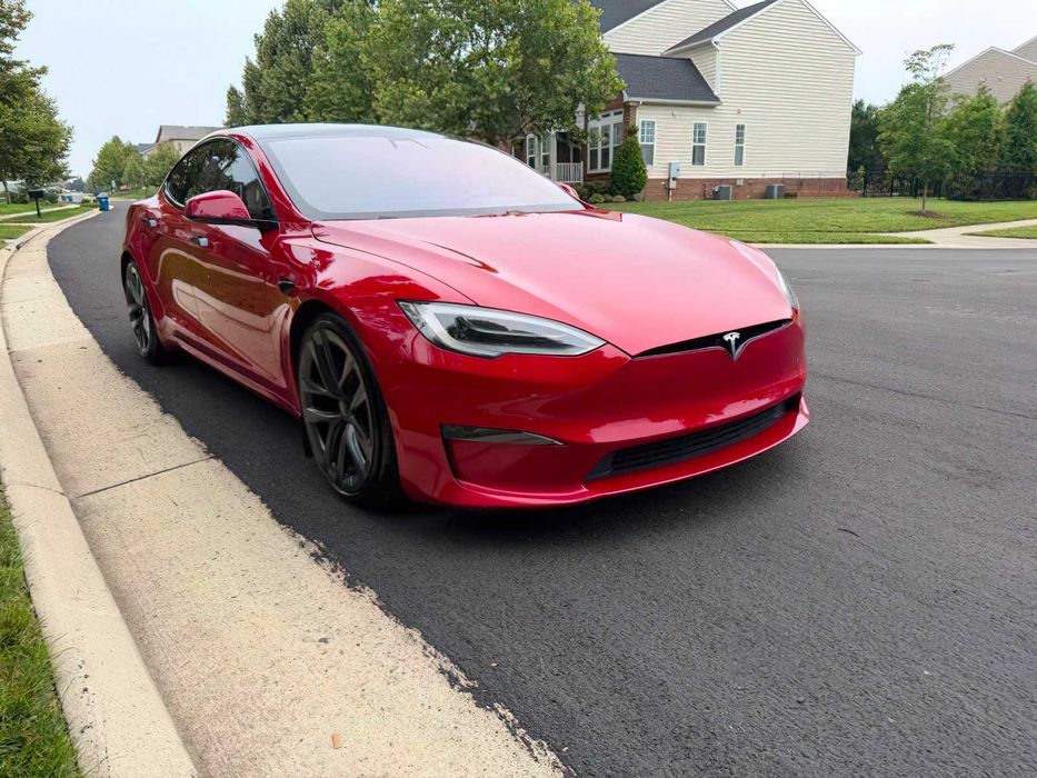 Tesla Model S Plaid      2021