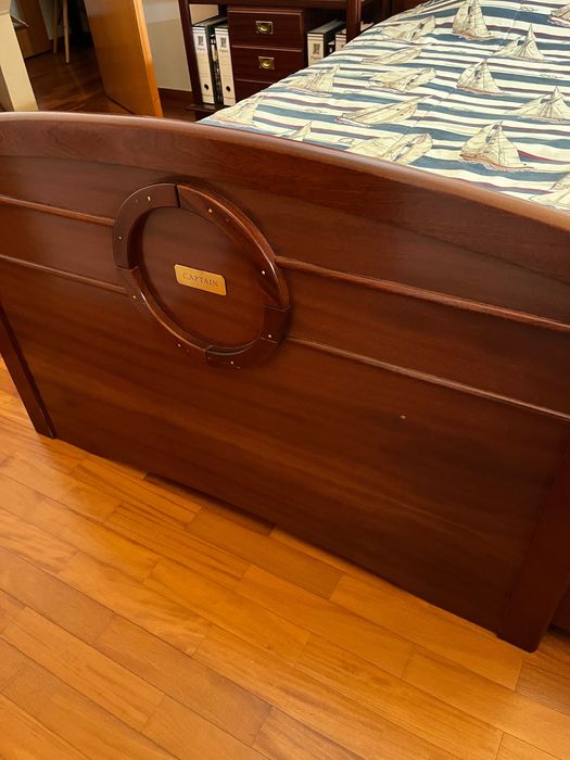Cama de solteiro/ mogno estilo Navy – cama extra; colchões incluídos!