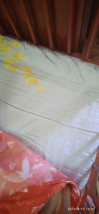 Віддам дитяче ліжечко для немовлят