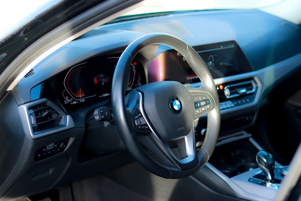 BMW 330dA Luxury — photo 5