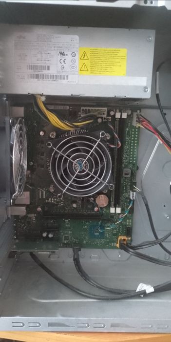 Офісний комп'ютер fujitsu p556 +монітор SyncMaster E1920