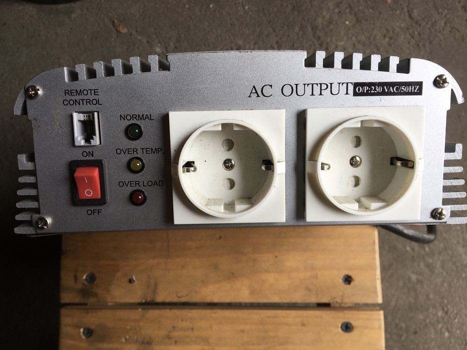 Інвертор 24/230 Вольт