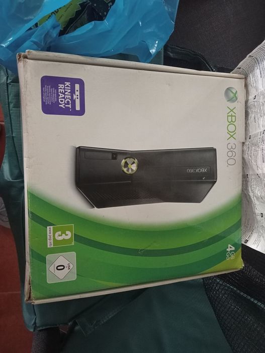 Xbox 360 com caixa