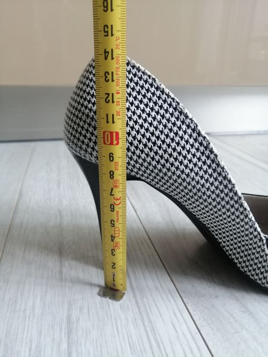 Buty na obcasie biało-czarne