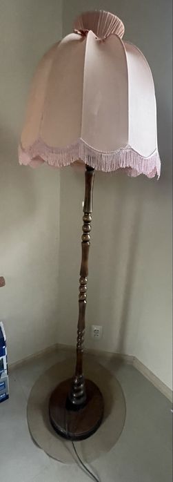 Lampa stojaca z abażurem