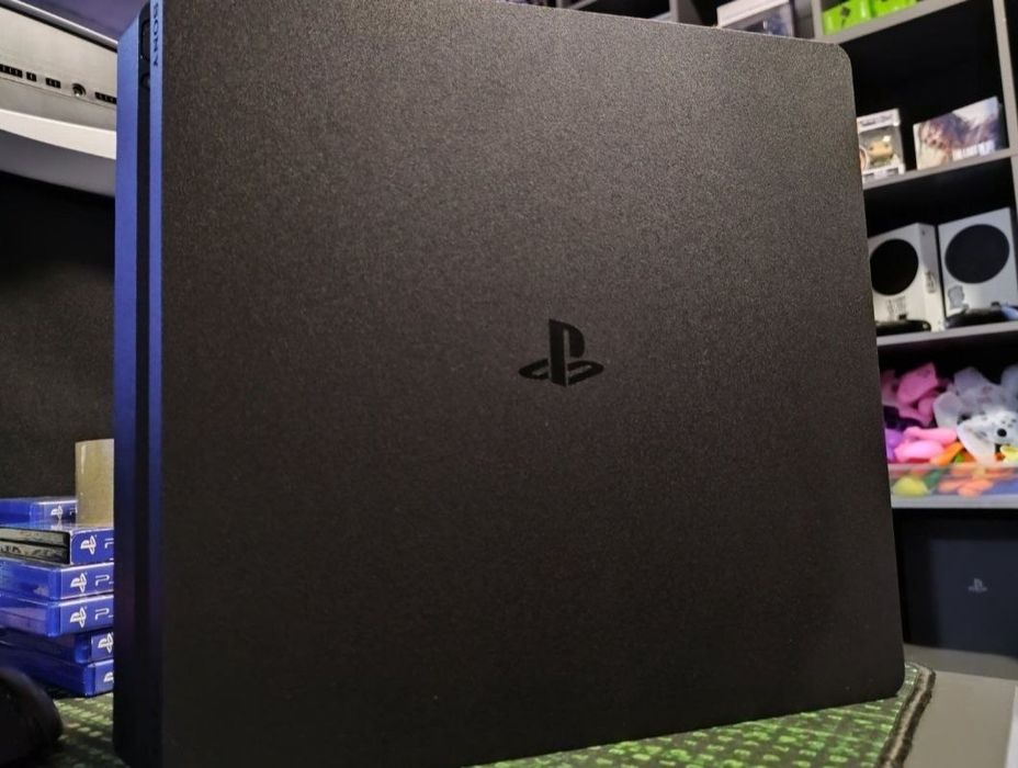 Стан 10/10 /Sony playstation 4 slim 1 Tb/+Диски + Джойстик/Дзвоніть