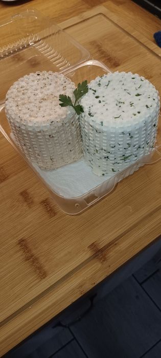Mleko kozie ,kozie sery I swojskie jajka oraz siara kozia