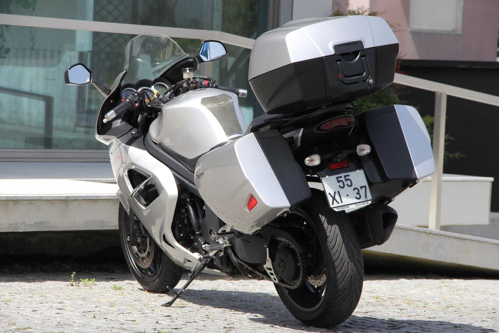 Triumph GT Sprint 1050 - Desde 49€/mês
