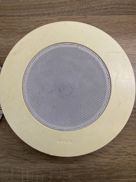 Потолочный динамик (громкоговоритель)