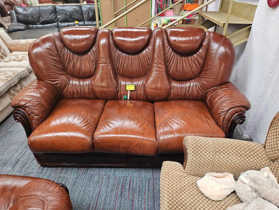 Sofá cama em pele - óptimo estado geral