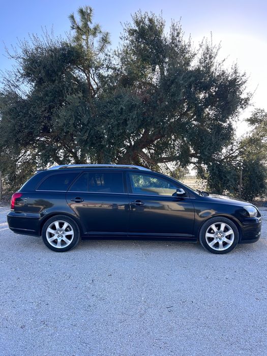 TOYOTA Avensis Sw2.0D4D — photo 2