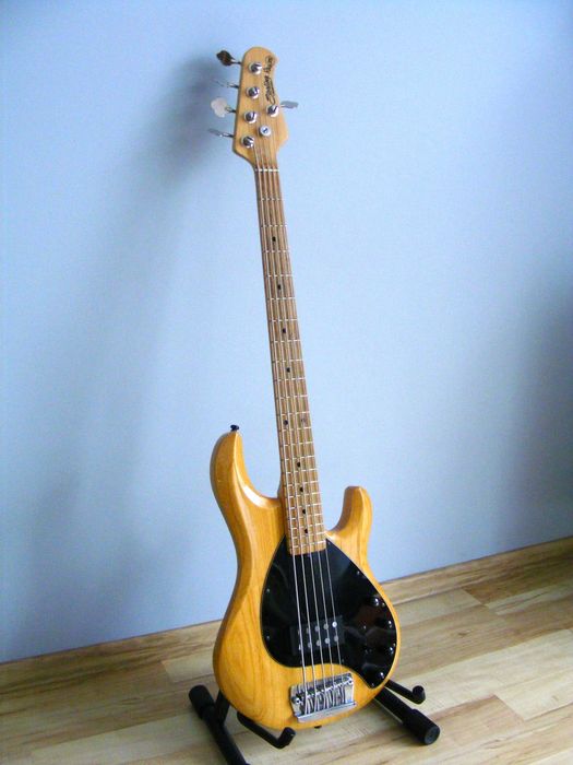 Gitara basowa Sterling by MusicMan Ray35 StingRay 5