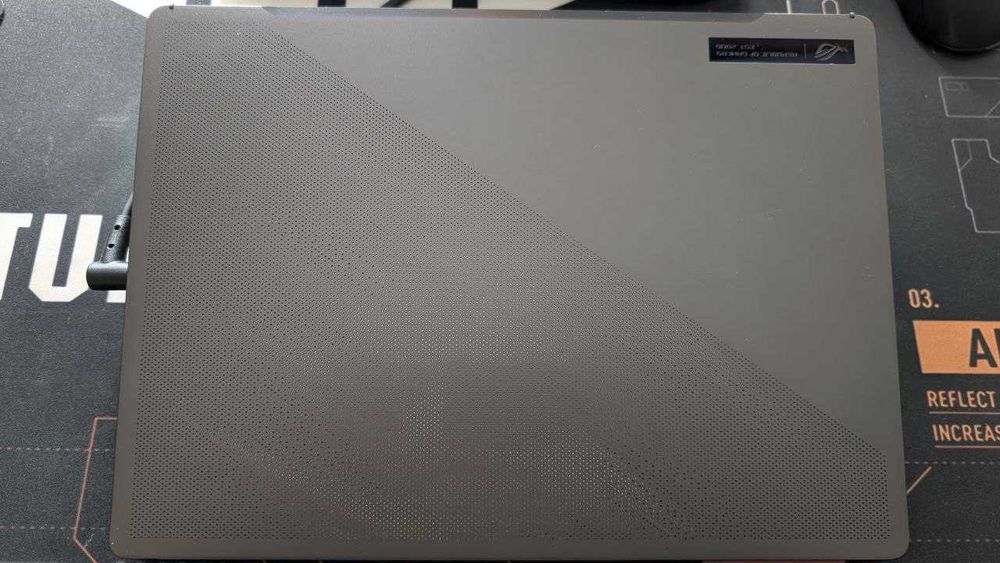Asus ROG Zephyrus G14 GA402RK Ryzen 9 6900HS RX 6800S 16Gb DDR5 4800