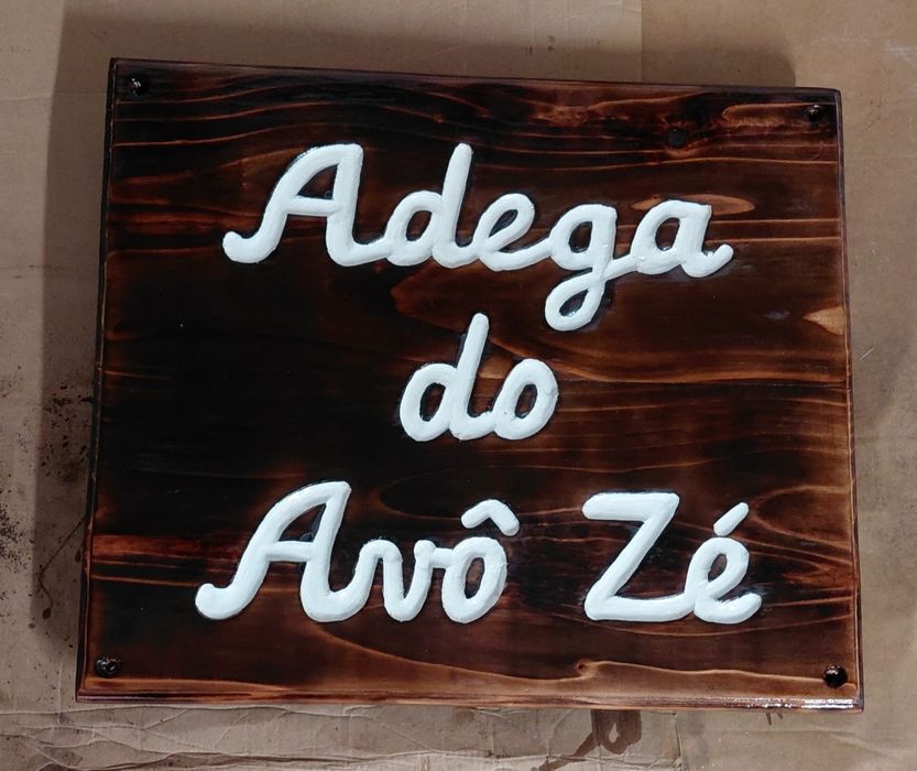 Letreiros artesanais