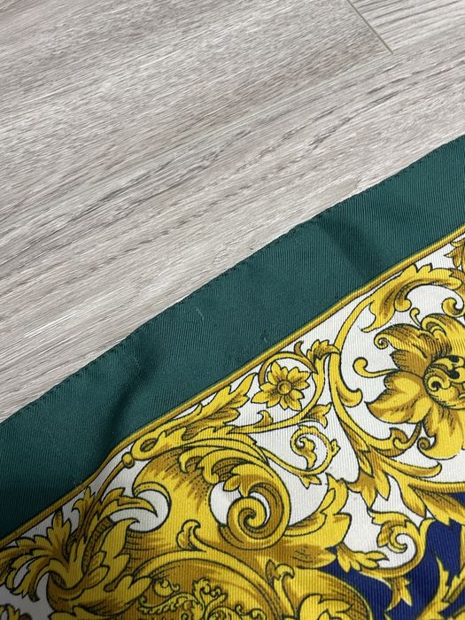 Платок Pierre Balmain