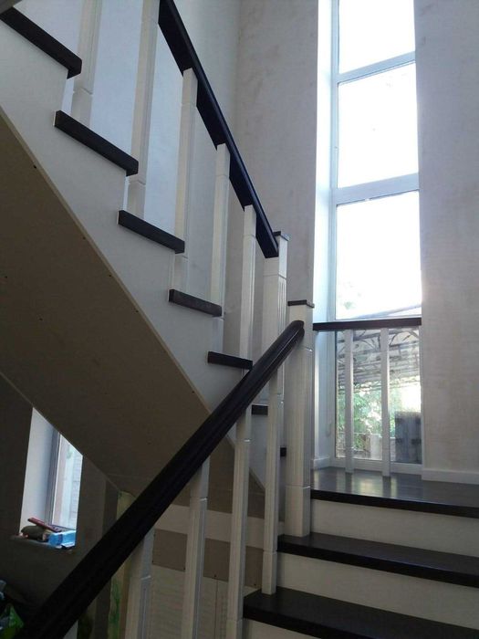 Ступени из массива ясеня