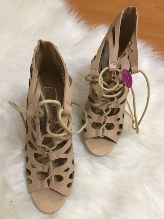 Sandalias de Salto Alto Beges da Atmosphere