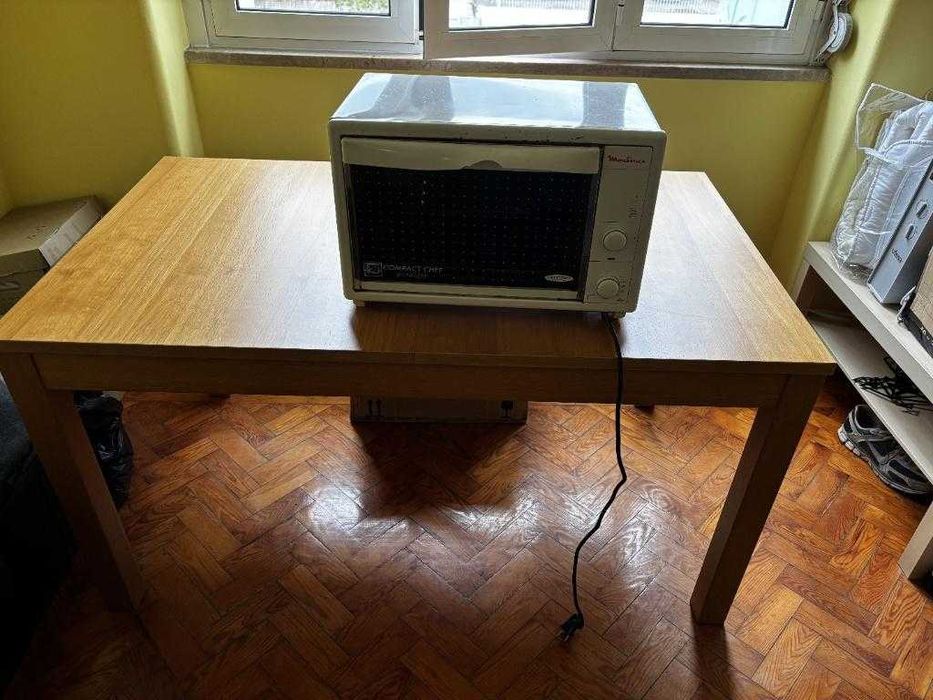 Cama, Sofá, Mesa da Sala