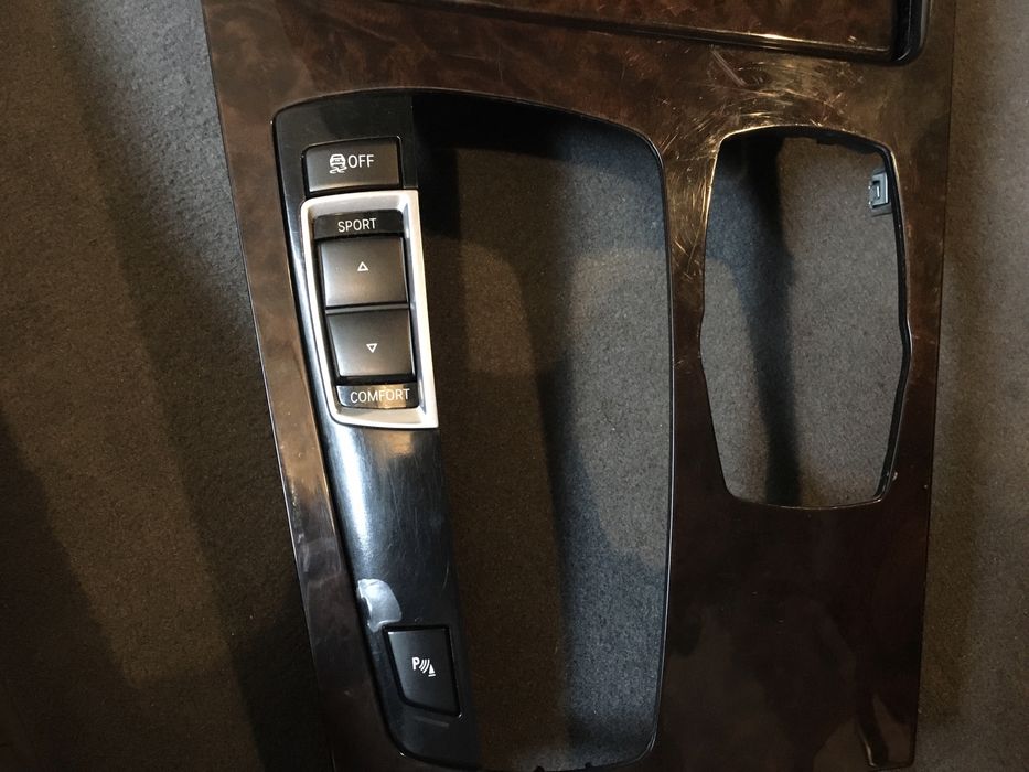 Рамка центральної панелі bmw f01/f02