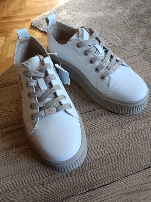 Fajne buty nowe skórzane