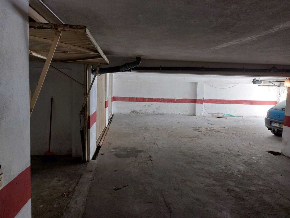 Garagem fechada em predio na Praia da Vagueira