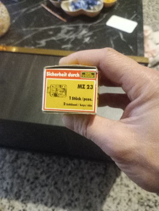 Wkładka do dzwi x klucze