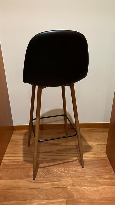 Banco alto para bancada de cozinha