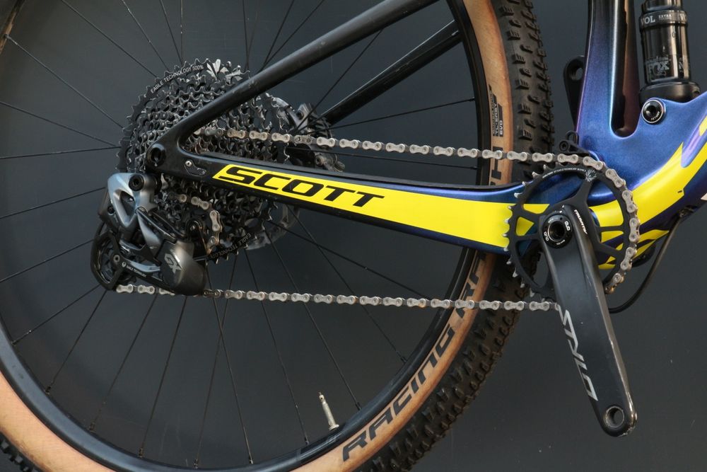 Двопідвісний карбоновий велосипед Scott Spark RC 900 Team Issue AXS.Rock Shox SID, SRAM