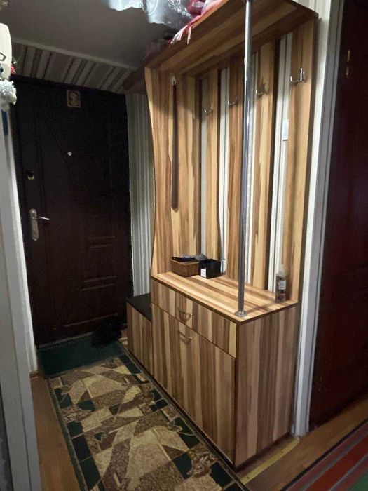 У Центрі селища Буди шикарна 3 кімн. квартира з капітальним ремонтом.