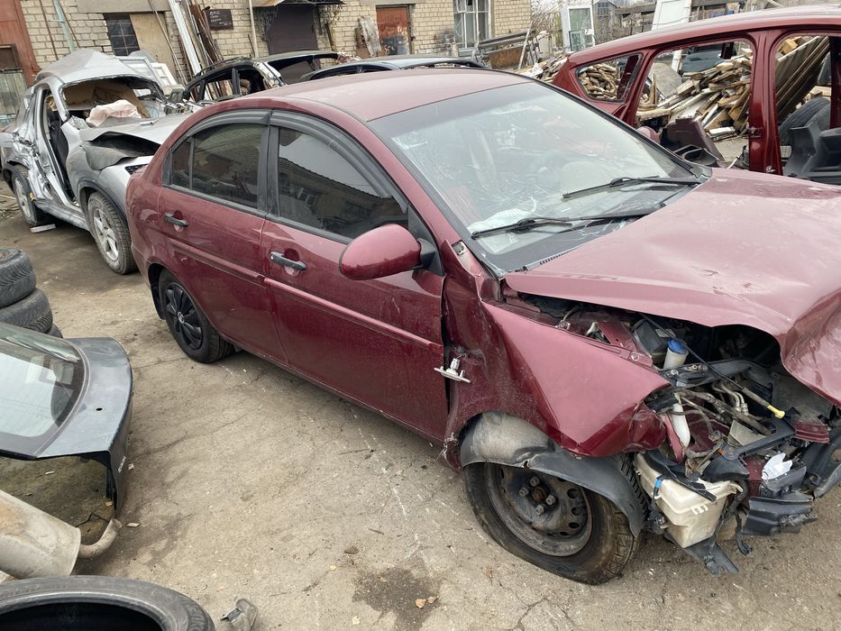 Разборка Hyundai Accent MC 1.4 2006-2010 год четверть крыша балка