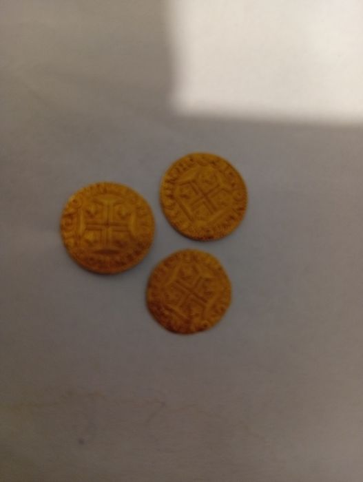 3 moedas em ouro. 2.6 gr.