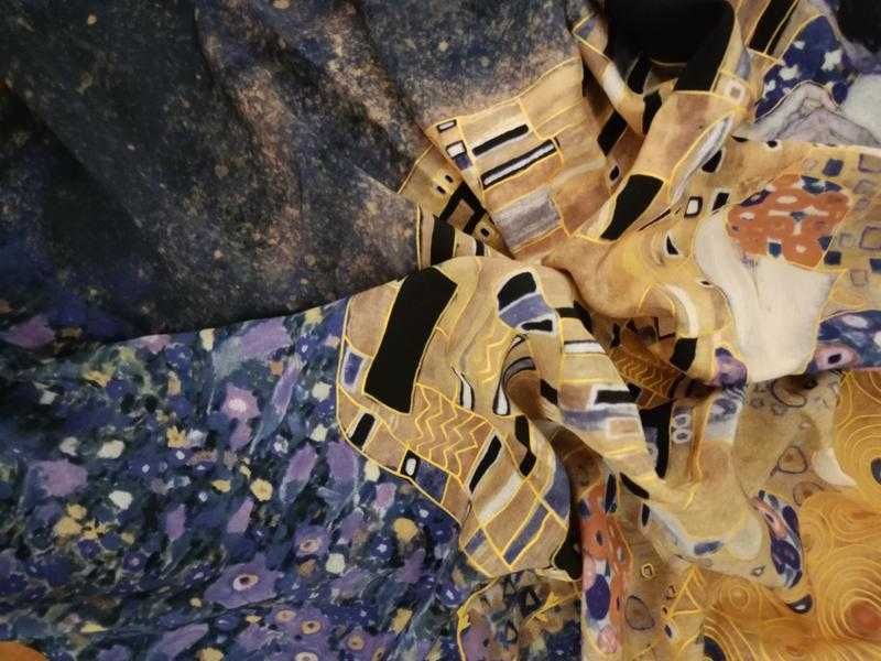 Шовкова хустка з принтом картини Густава Клімта «Золота Aдель»