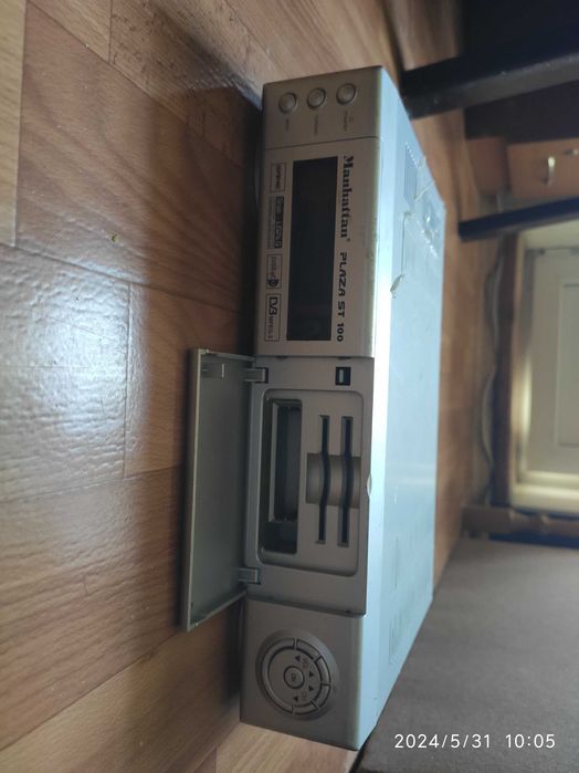 Спутниковые тюнеры : Viasat srt 7707 и  Manhattan plaza st100 + wi-fi