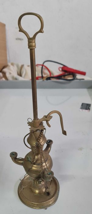 Peça de Latão Muito Antiga – Um Tesouro Cheio de História!