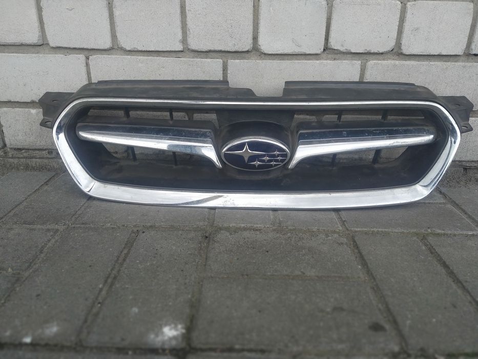 Решітка радіатора Субару Subaru