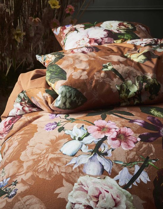 Narzuta Fleur 270 x 265 cm + poszewki Essenza